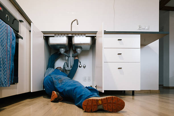 Professional Leak Detection technician working in Weehawken, NJ